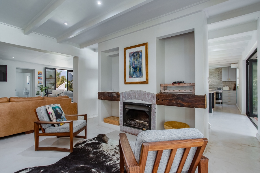 4 Bedroom Property for Sale in Vrykyk Western Cape